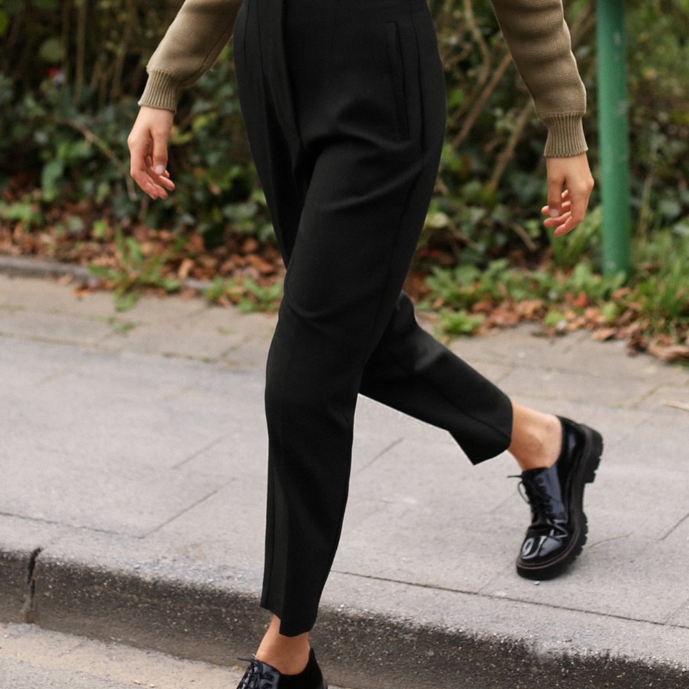 Pants with high waist